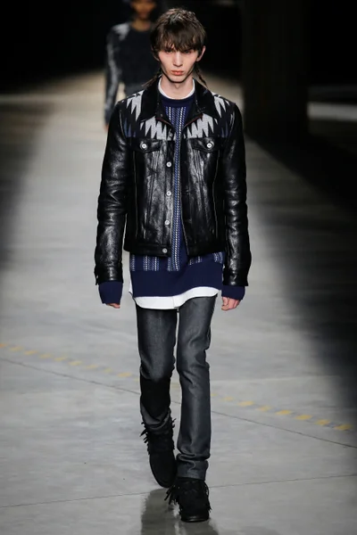 Look 7
